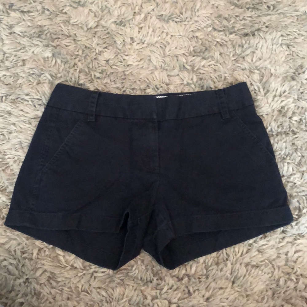 Short navy blue chunk shorts
